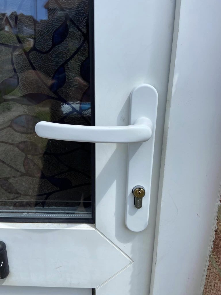 New door handle installed