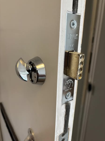 Thumb-turn lock